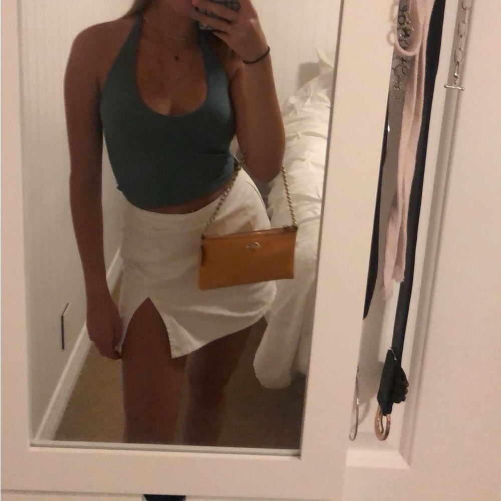Halter Cropped Top - Picture 3 of 3